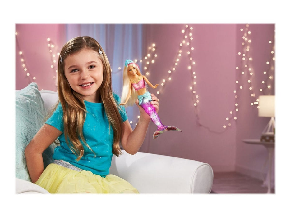 Barbie sjöjungfru med rörlig svans och ljus